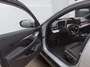 BMW 520 d xDrive Touring [M Sport Pro, HUD, AHK, ACC] Bild 2