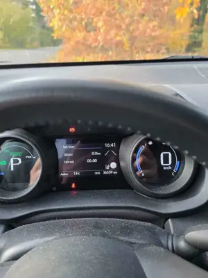 Toyota Yaris Toyota Yaris 1.5-l-VVT-iE Hybrid CVT Team D Bild 5