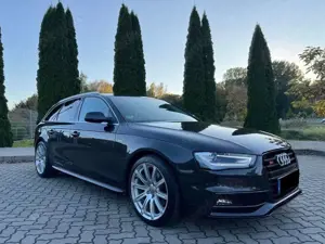 Audi A4 A4 Avant 2.0 TDI DPF clean diesel quattro S line