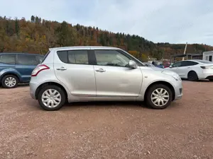 Suzuki Swift Club 4X4*Klima*5-türig* Bild 3