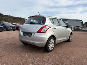 Suzuki Swift Club 4X4*Klima*5-türig* Bild 5