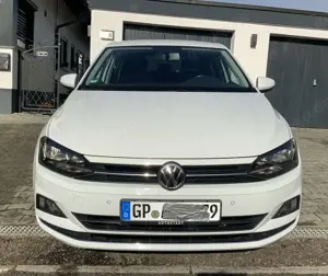 Volkswagen Polo Highline / Navi / ACC / SHZ / APA / PDC
