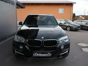 BMW X5 xDrive30d *NAVI*LEDER*AHK*SPORTSITZE*DAB*19"LM-FLG Bild 2