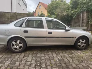 Opel Vectra Vectra 1.8 Komfort Bild 5