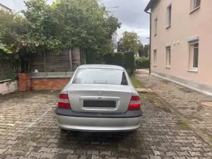 Opel Vectra Vectra 1.8 Komfort Bild 2