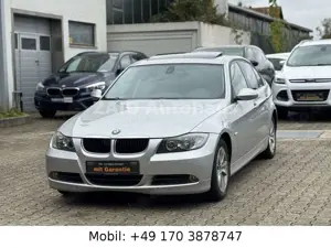 BMW 320 i Baureihe 3 Lim. *Aut.*NAVI*PDC*LEDER*2Hand