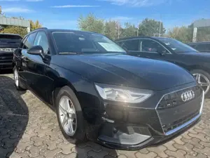 Audi A4 Avant 35 TDI, NP: 55.000 € Bild 2