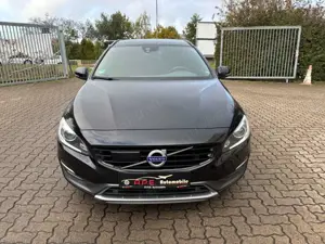 Volvo V60 Kombi Momentum 2.0D Autom Navi Bild 2