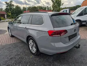 Volkswagen Passat Variant 2.0TDI 200PS DSG Business AHK Keyless LED CARPLAY Bild 3