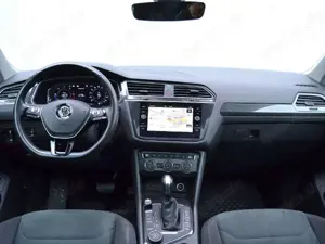 Volkswagen Tiguan 2.0 TDI 190 PS 4M DSG VOLL/R-Line HL/AHK/PANORAMA Bild 5