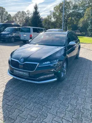 Skoda Superb Combi 2.0 TDI Scout 4x4 PANO AHK STHZ 360