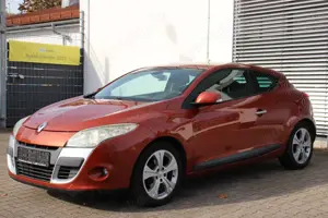 Renault Megane Coupé 1.6 16V 110 # Alu # 8-fach bereift