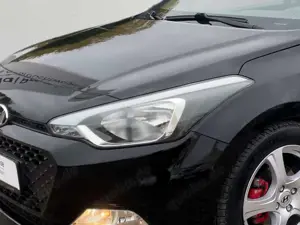 Hyundai i20 1.2 Trend Sitzheizung Klima Parksensoren Alu Tempo Bild 5