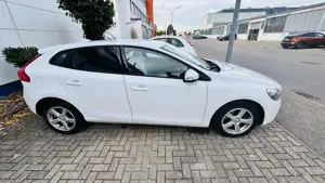 Volvo V40 Kinetic Bild 2