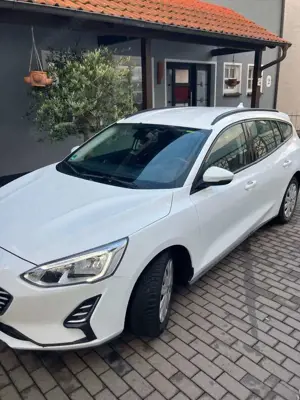 Ford Focus Focus Turnier 1.0 EcoBoost  TREND
