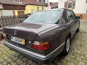 Mercedes-Benz E 260 Klimaautomat,Oldtimer,Tempomat Bild 5