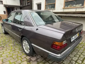 Mercedes-Benz E 260 Klimaautomat,Oldtimer,Tempomat Bild 4