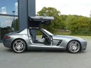 Mercedes-Benz SLS Coupe Bild 2