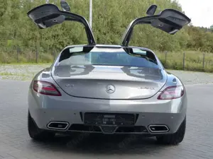 Mercedes-Benz SLS Coupe Bild 4