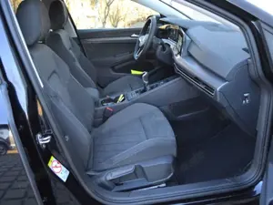 Volkswagen Golf VIII 1.5 Style AHK/LED/NAVI+RFK/17-ZOLL/BUSINESS- Bild 4