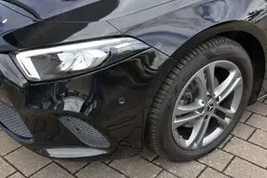 Mercedes-Benz A 180 d DISTRONIC+360°+LED+MBUX+CARPLAY+17 ZOLL Bild 3