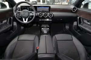 Mercedes-Benz A 180 d DISTRONIC+360°+LED+MBUX+CARPLAY+17 ZOLL Bild 5