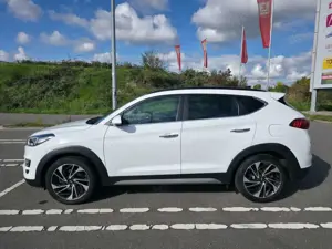 Hyundai TUCSON 4WD Premium Autom.|360°|AHK|NAVI|Kupplung NEU Bild 4