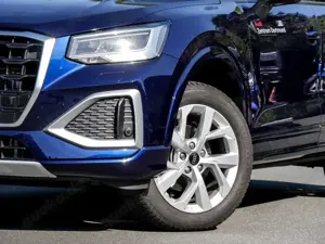 Audi Q2 35 advanced CAM E-KLAPPE NAVI+ LM17 SITZHEIZ. Bild 5