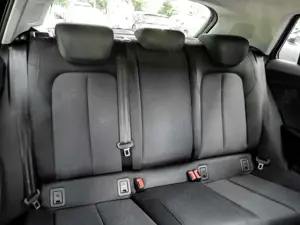 Audi Q2 35 advanced CAM E-KLAPPE NAVI+ LM17 SITZHEIZ. Bild 4