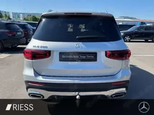 Mercedes-Benz GLB 200 AMG Sport LED 7 Sitze Pano Keyles AHK Ambi Bild 5