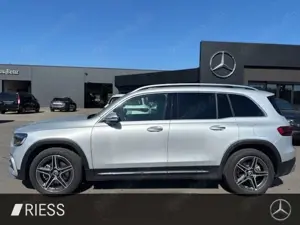 Mercedes-Benz GLB 200 AMG Sport LED 7 Sitze Pano Keyles AHK Ambi Bild 3