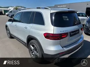 Mercedes-Benz GLB 200 AMG Sport LED 7 Sitze Pano Keyles AHK Ambi Bild 4