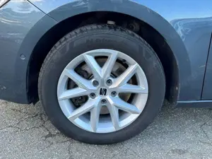 SEAT Leon ST Style 2.0TDI DSG LED SHZ AHK NAVI Kamera Bild 3