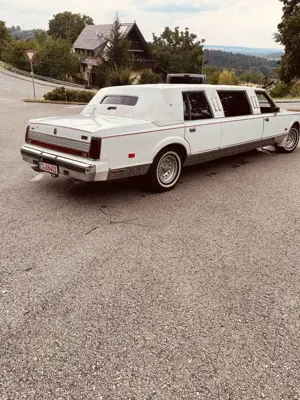 Lincoln Town Car Stretch Limousine Bild 2