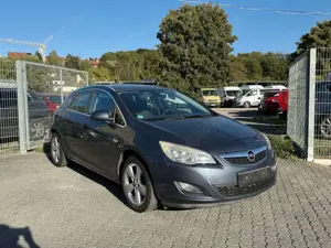 Opel Astra J Lim. 1.4 Turbo Cosmo Navi Klimaauto. PDC Bild 3