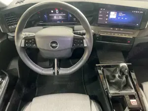 Opel Astra Astra 1.2 Turbo Elegance Kam PDC Bild 3