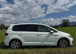 Volkswagen Touran 2.0 TDI Highline, R-Line, Panorama, Navi, TÜV NEU Bild 3