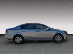 Volkswagen Passat BlueMotion 2.0 TDI / AHK Bild 5