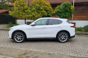 Alfa Romeo Stelvio 2.0 Turbo 16V First Edition - IM KUNDENAUFTRAG !