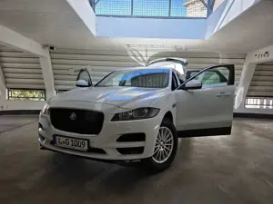 Jaguar F-Pace 25t AWD Prestige Bild 3