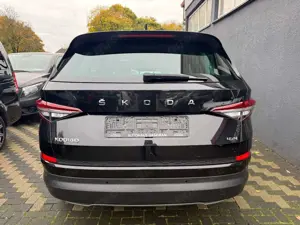 Skoda Kodiaq Style 4x4 Digi.T Navi Leder Matrix AHK Bild 4