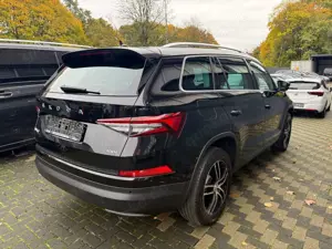 Skoda Kodiaq Style 4x4 Digi.T Navi Leder Matrix AHK Bild 5