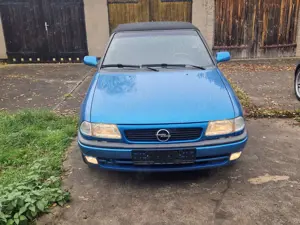 Opel Astra Astra Cabrio 1.6iBertone Edition