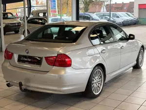 BMW 320 d Lim. · Automatik · Navi · Schiebedach · AHK Bild 3