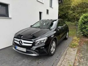 Mercedes-Benz GLA 220 GLA 220 d 4Matic 7G-DCT Urban