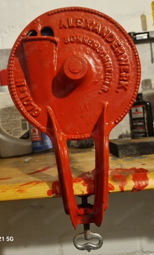 Achtung Landwirte mit einem Hofverkauf, dies ist ein Bohnenschnippler aus den 40er Jahre