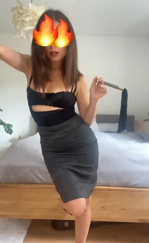 Herrin will Online Sklave und biete meine Wäsche und Socken an