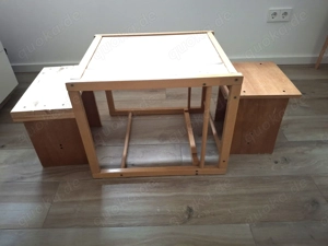 Tisch (klein) mit 2 Stühlen