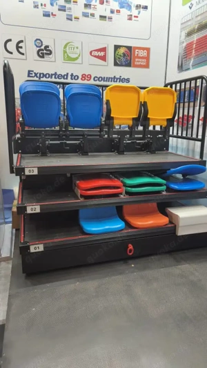 Ausfahrbare Stahl-Tribünen   Maßanfertigung & Platzsparend