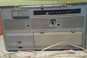 Philips Radio, 4 Wave Band Spatial Stereo